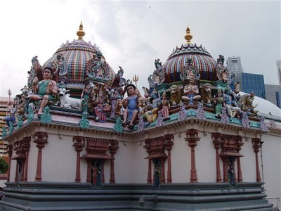 Godenafbeeldingen op de Sri Mariamman-tempel, een hindu-tempel in het hart van Singapore's China Town