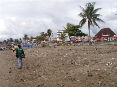 Even verderop is en strand met een echte boulevard.