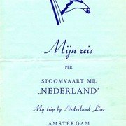 Je kon aan boord je foto's laten ontwikkelen en afdrukken. Je kreeg ze mee in dit mapje. Op de achterkant staat wat het kostte: 60 cent voor het ontwikkelen van het flimpje en 15 cent per afgedrukte foto. Pittig!