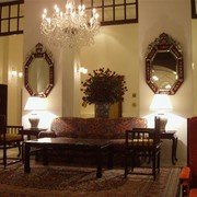 Gedeelte van de lobby van het Raffles Hotel