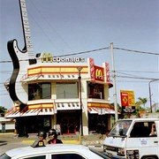 McDonald's op z'n Elvis.    