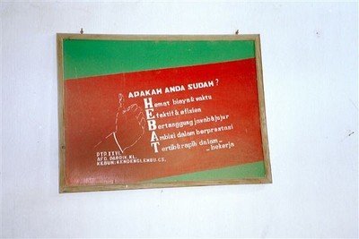 "Ambisi dalam berprestasi" staat hier onder meer. Iemand heeft een managementcursus gevolgd. Arm personeel!    