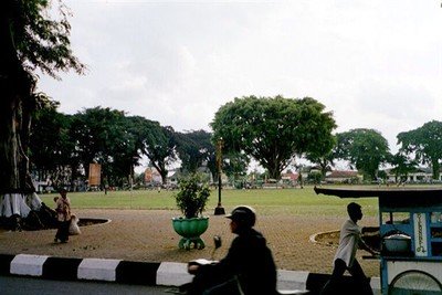 De alun-alun van Wonosobo, nog onaangetast.    