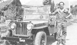 En dit is diezelfde jeep, toen hij nog in Nederlandse handen was. Harie Geraets stuurde hem op, met de tekst: Jaap Bogte met jeep "Koosje" 3-5 RI -X Brigade. "Koosje" werd door de TNI bij Sebaloe buitgemaakt aan de Status-Qo lijn dec.1948. Voor meer infor