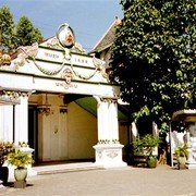 De ingang van de kraton van Yogyakarta.    