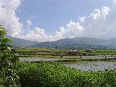 Prachtige landschappen op de weg van Bukittinggi naar het meer van Maninjau.